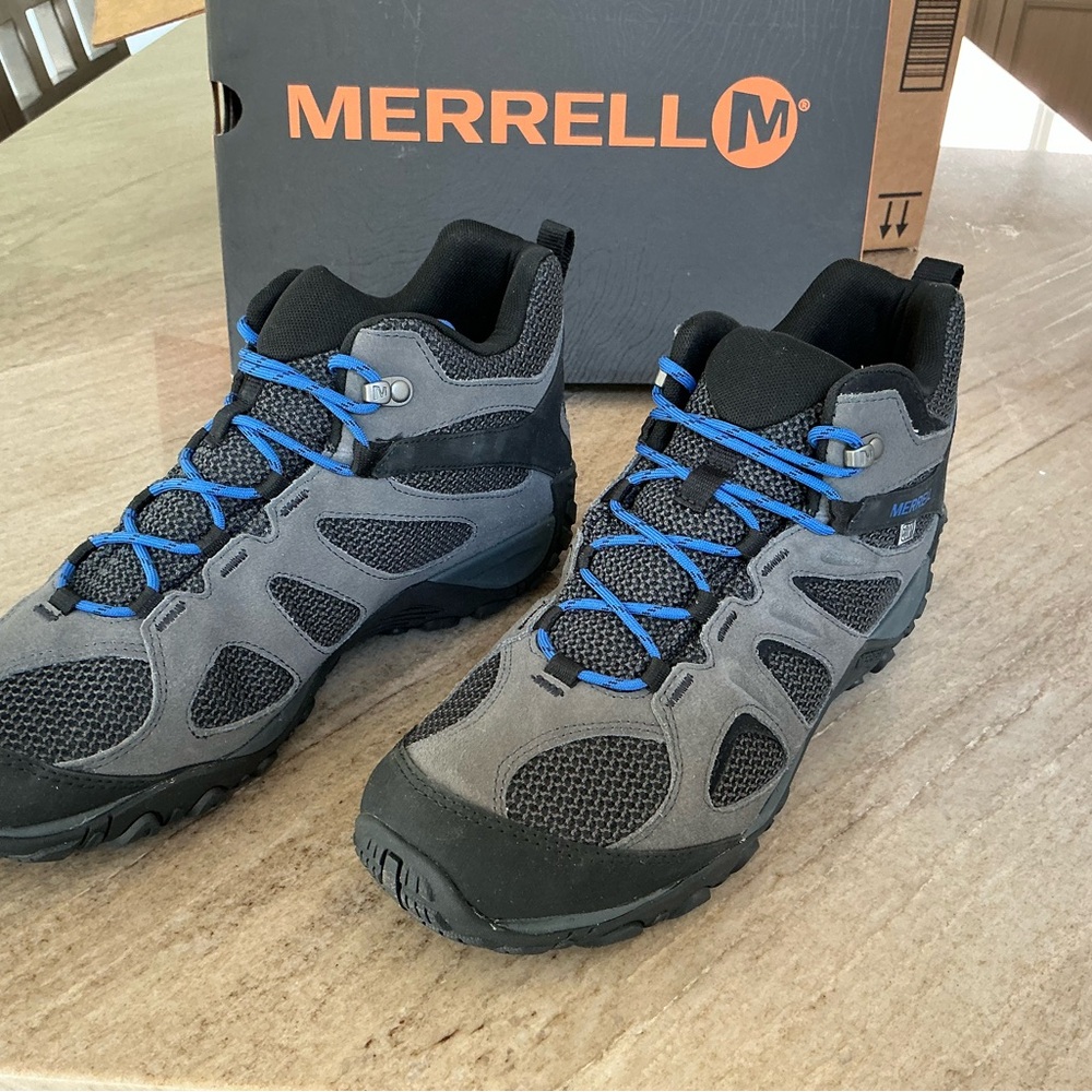 Merrell Men's Black and Blue Athletic Shoes